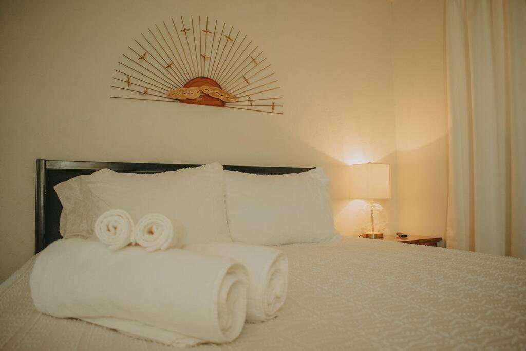 Casa Charleston-3Br-2Bath-Hot Tub-Pet Friendly-No Pet Fees! Villa Albuquerque Luaran gambar