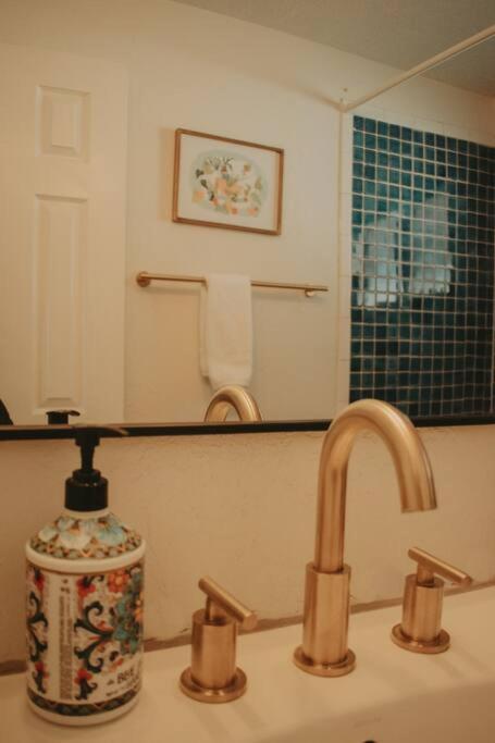 Casa Charleston-3Br-2Bath-Hot Tub-Pet Friendly-No Pet Fees! Villa Albuquerque Luaran gambar
