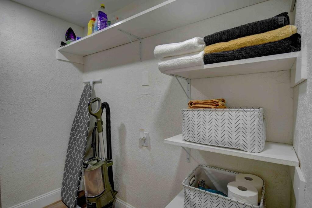 Casa Charleston-3Br-2Bath-Hot Tub-Pet Friendly-No Pet Fees! Villa Albuquerque Luaran gambar