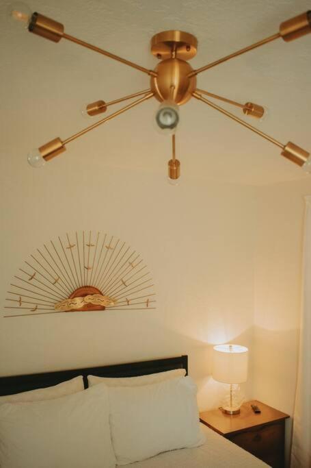 Casa Charleston-3Br-2Bath-Hot Tub-Pet Friendly-No Pet Fees! Villa Albuquerque Luaran gambar