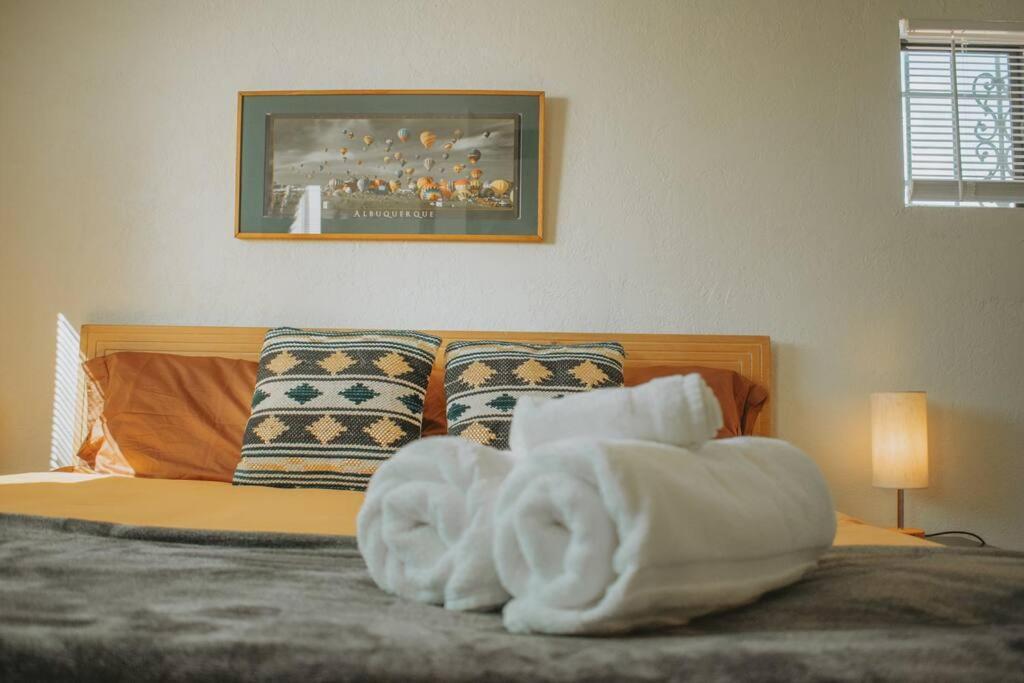 Casa Charleston-3Br-2Bath-Hot Tub-Pet Friendly-No Pet Fees! Villa Albuquerque Luaran gambar