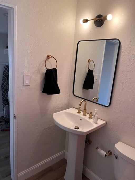 Casa Charleston-3Br-2Bath-Hot Tub-Pet Friendly-No Pet Fees! Villa Albuquerque Luaran gambar