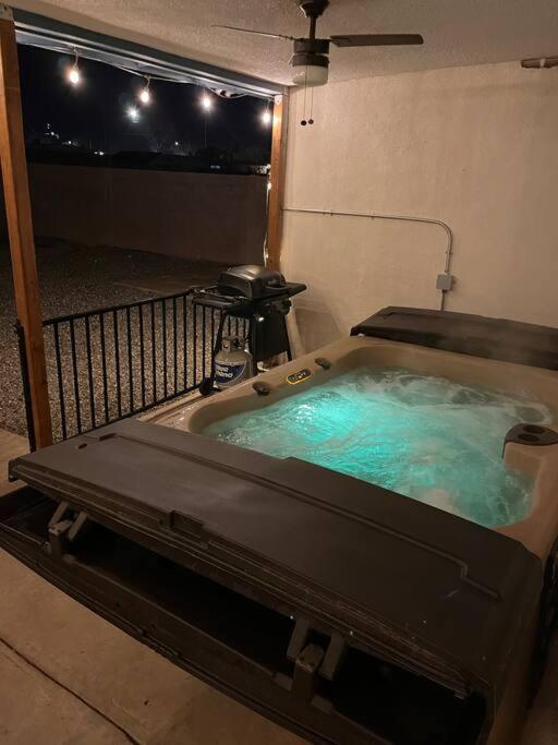 Casa Charleston-3Br-2Bath-Hot Tub-Pet Friendly-No Pet Fees! Villa Albuquerque Luaran gambar