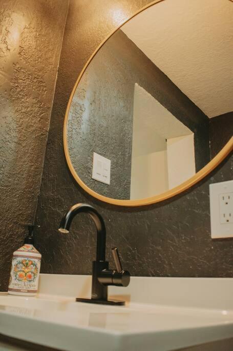 Casa Charleston-3Br-2Bath-Hot Tub-Pet Friendly-No Pet Fees! Villa Albuquerque Luaran gambar