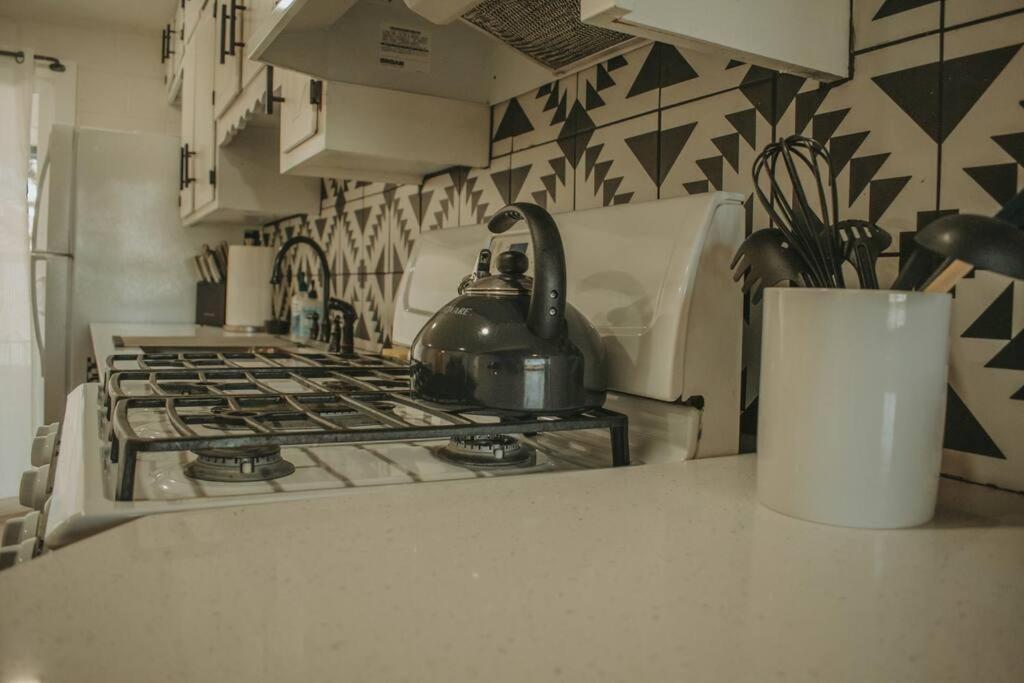 Casa Charleston-3Br-2Bath-Hot Tub-Pet Friendly-No Pet Fees! Villa Albuquerque Luaran gambar