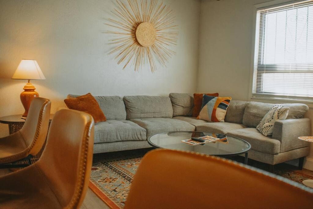 Casa Charleston-3Br-2Bath-Hot Tub-Pet Friendly-No Pet Fees! Villa Albuquerque Luaran gambar